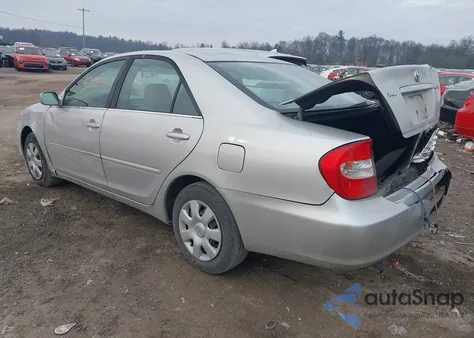 2004 Toyota Camry Le z USA, uszkodzony, nr VIN 4T1BE32K84U817401